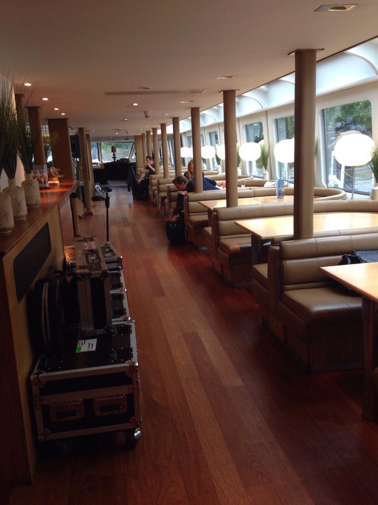 4WallEurope's tweet photo. Poken are off on the Silver Sturgeon tonight for #MDIL2015 where 50 trade delegates will meet 250 London buyers! http://t.co/0YpMB3BTHO
