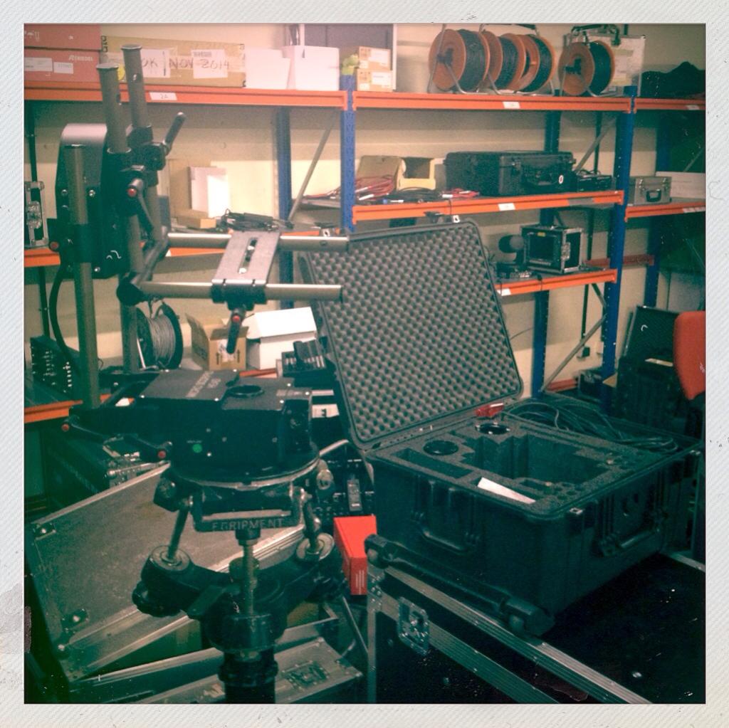 ManuBalseiro's tweet photo. #MicroScorpioHead #ServiceVision waiting for @CynnCynn19 & @Beltran_GZ ... ;) http://t.co/d757W7BNQe