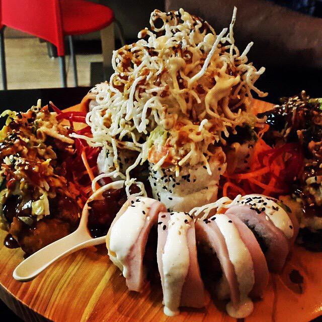 Abrimos desde el 1/2 día y con Delivery también! 04166952528 #Sushidealtacostura #bcn #vnz