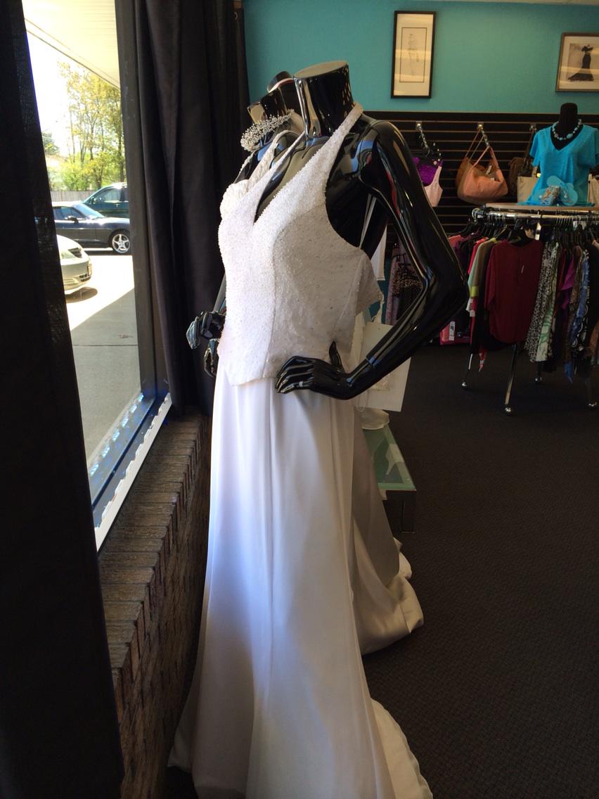 Athenasbootique's tweet photo. Wedding Dresses starting at $199. #beyourownkindofbeautiful #onestopweddingshop #getyourglamon π π π πππ http://t.co/DVUxRUaHd0