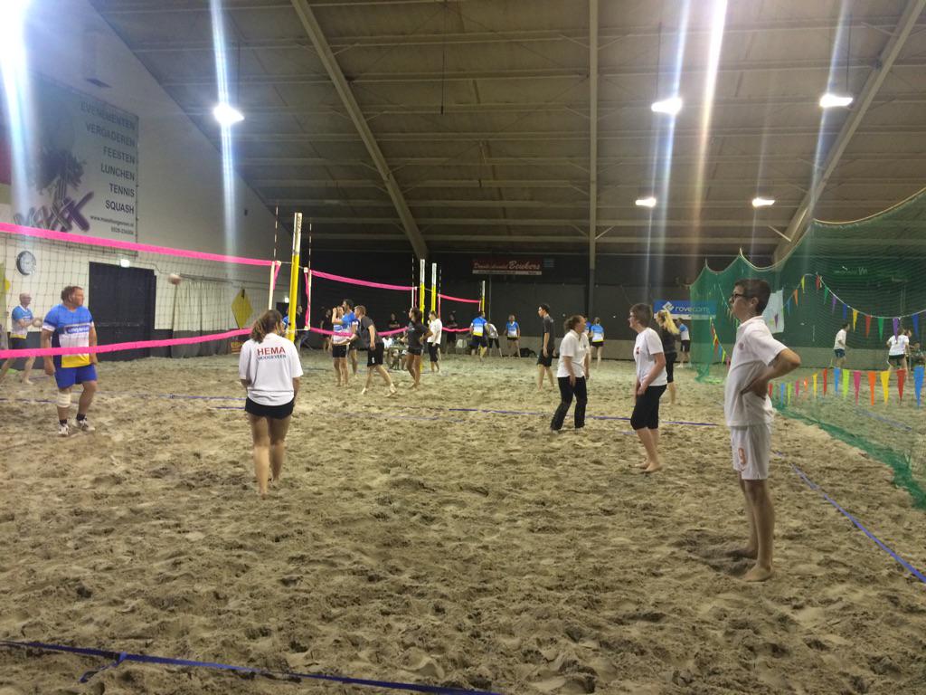roelandhup's tweet photo. Sportieve prestaties #hemahoogeveen bij #beachvolleybal http://t.co/JU1A2qCgQZ