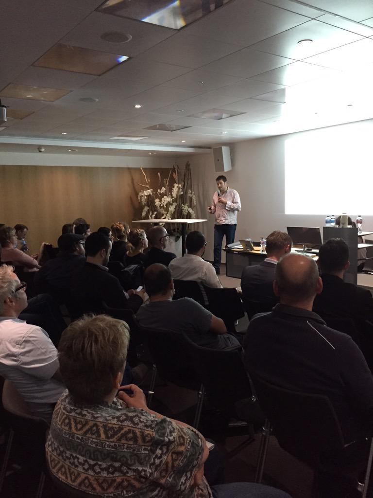 sharecon_ch's tweet photo. #sharecrowd15 the #crowdfunding event by @sharecon_ch hosted by @zkb_ch http://t.co/dOnWwUqDJC