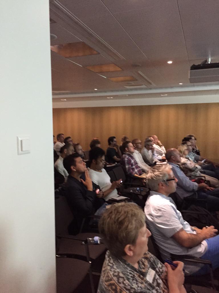 sharecon_ch's tweet photo. #sharecrowd15 the #crowdfunding event by @sharecon_ch hosted by @zkb_ch http://t.co/dOnWwUqDJC