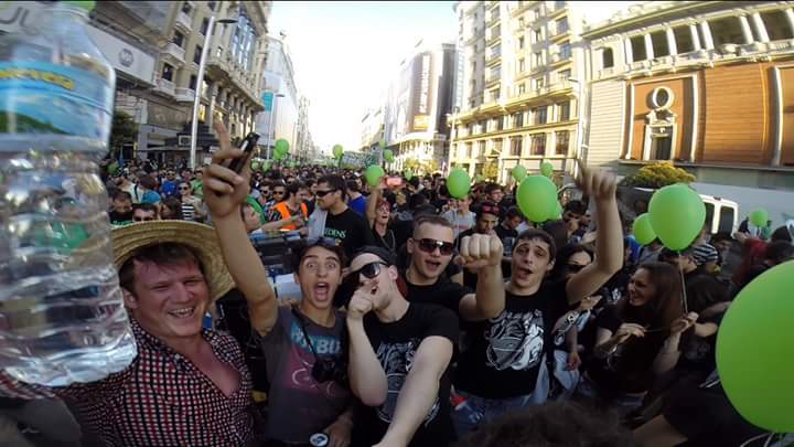 CSCCUATROVEINTE's tweet photo. #MMMM2015 Tomas de la GO-PRO A.C.I.D sinprisaperosinpausa hacia una #regulacionresponsable ...EPIC MANI FIESTA ACCIÓN http://t.co/98TfflvCi9