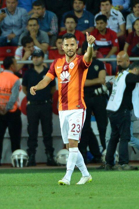 GalatasaraySK's tweet photo. #LiderGALATASARAY http://t.co/tZwgGKIb8B