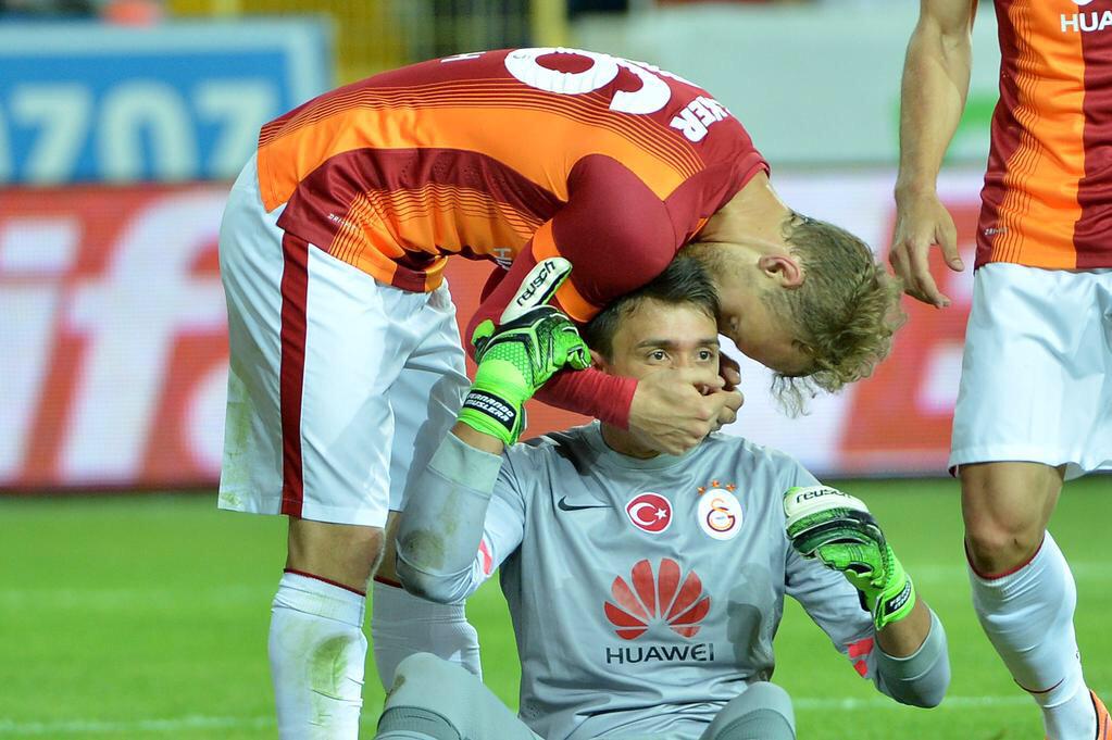 Galatasaray SK on Twitter: "Daha İyisi Yok! http://t.co/jK4dhU7qRo"