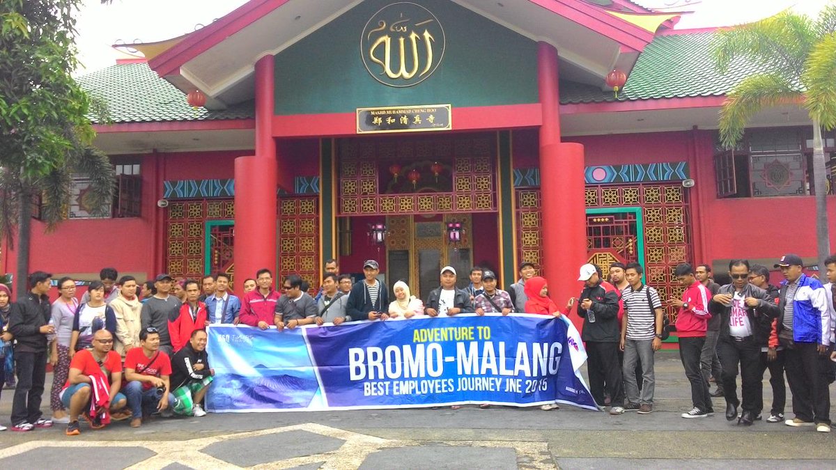myptarays's tweet photo. Masjid Cheng Ho, Pandaan.. Guiding tour Batu - Bromo, grup THE BEST EMPLOY JNE http://t.co/xyNFH5cFjp
