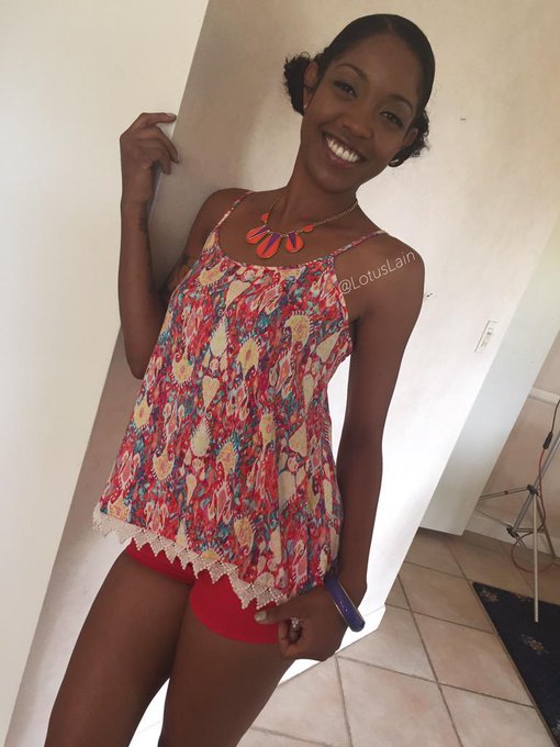 I think #director Urbano likes takin pictures of me 💁🏾😜💞🌟 #younggirllook shooting for @DevilsFilm today<a href="/tag/director"class="tags">#director</a><a href="/tag/younggirllook"class="tags"><span>#younggirllook</span></a>