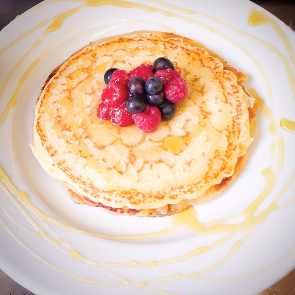 tyfelfed's tweet image. Which would be your #breakfast ? #eggsroyale #pancakes #ammanford #carmarthenshire #westwales #tyfelfed #foodie