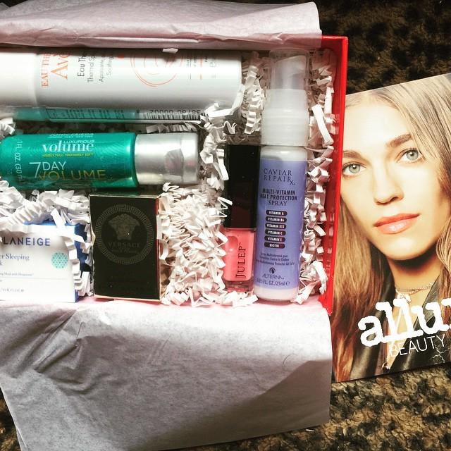 poshonabudget's tweet photo. Just got a box of goodies from Sample Society. #goodstuff #@samplesociety #samplesociety #beautybar @beautybar @all… http://t.co/HVPHheOaiY