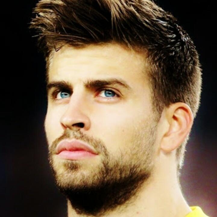 cf_lariissa's tweet photo. Você mexe muito com meus sentimentos hahahahaha Piqué 💜💜😍 #shakirasortuda http://t.co/pEqAlfNM2B