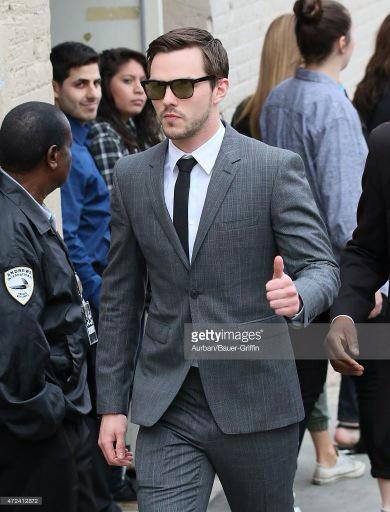 _gardeniaa_'s tweet photo. Agent Nicholas, the #DemonBuster 💅 http://t.co/N3TpeIkn60