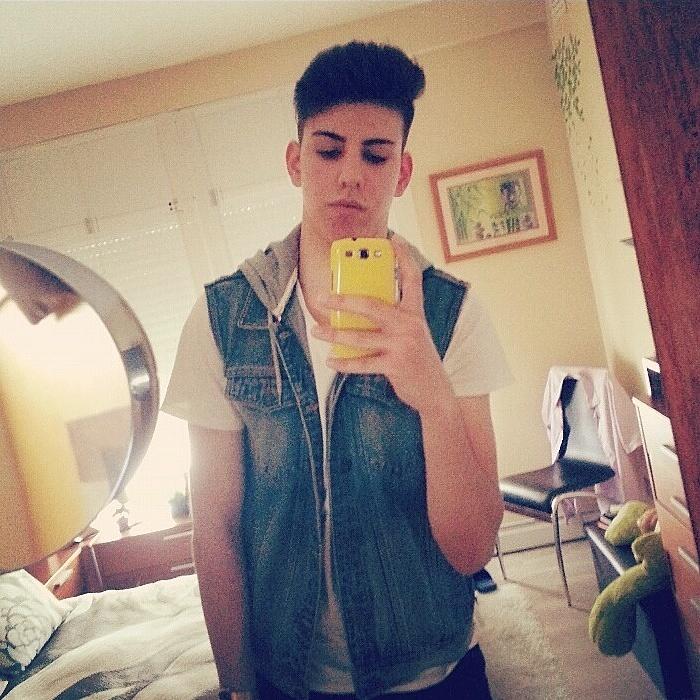 GallegHoo's tweet photo. Aveces con solo imaginarte me invitas a pecar... 😳🙈✌ http://t.co/eya3PgGaAL