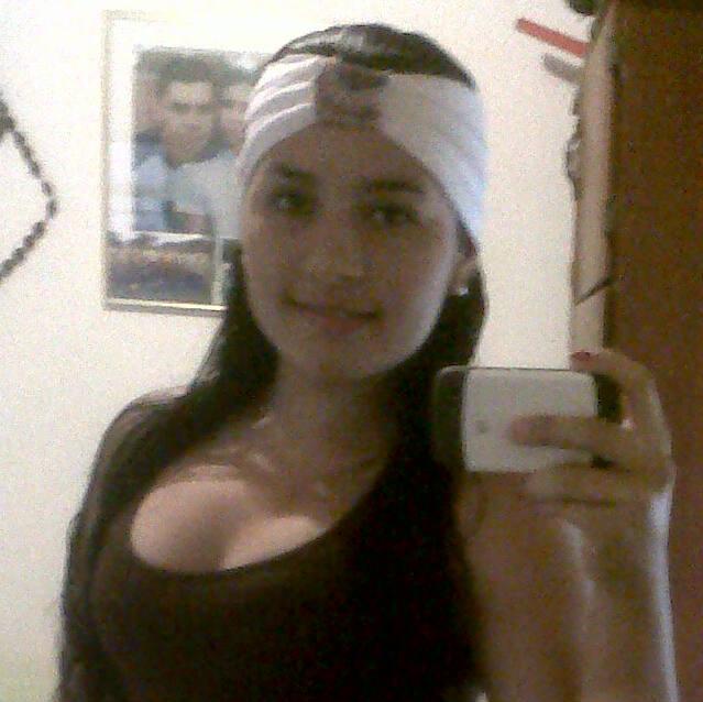 mao_318's tweet photo. @MBDRCN ella es mi hermana se llama greilin enriquez quisiera saber como se encuentra 
 #martesparanormalmbd http://t.co/vUuFcuj7yt