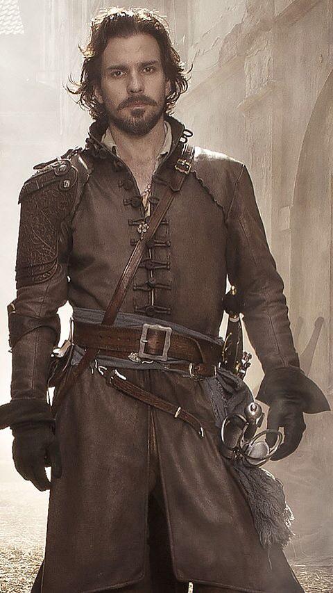 Liz_Hanbury's tweet photo. #TheMusketeers #Aramis #TheStare™ #lovemusketeers #whilewearewaiting #TuesdayTreat 😍😍#santiagocabrera #SantiAmigas http://t.co/y6gmCp5sv1