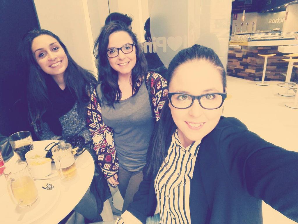 raquelah92's tweet photo. Mis niñas waposas http://t.co/eMbcLM3HWE