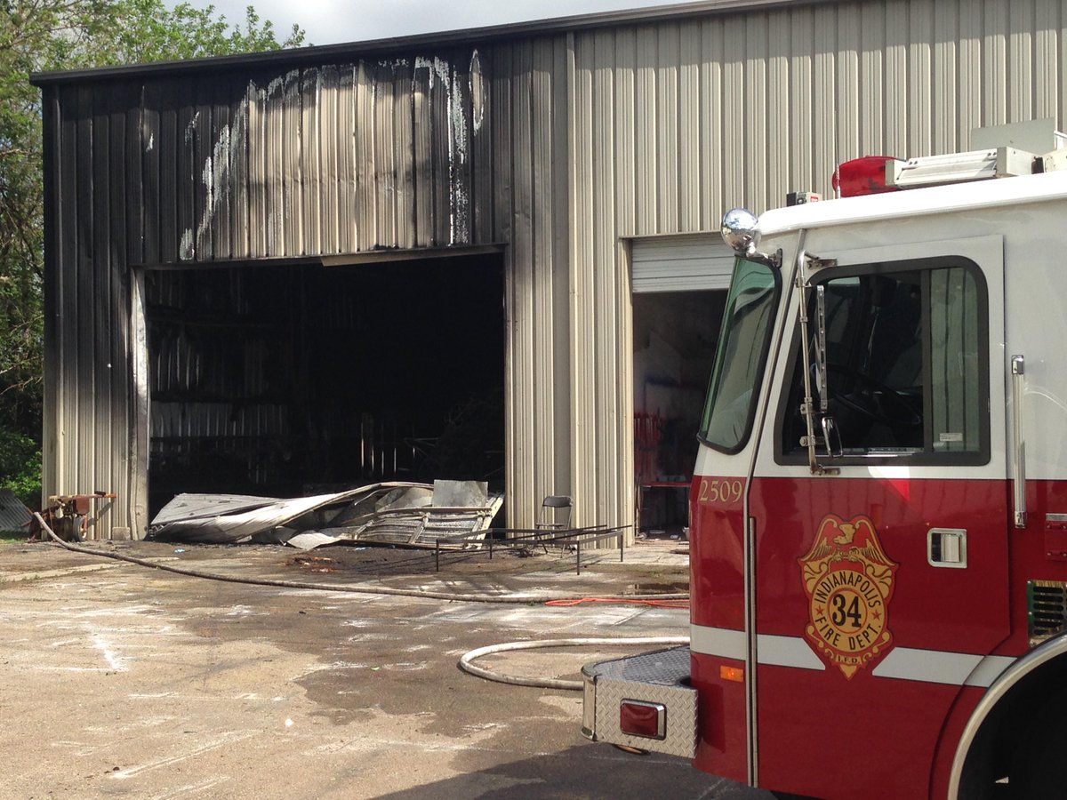 expodesigners's tweet photo. Our building caught on fire. An employee was brave enough to shut the firedoor,saving nearly every #500Festival float http://t.co/PLrvaVnos7