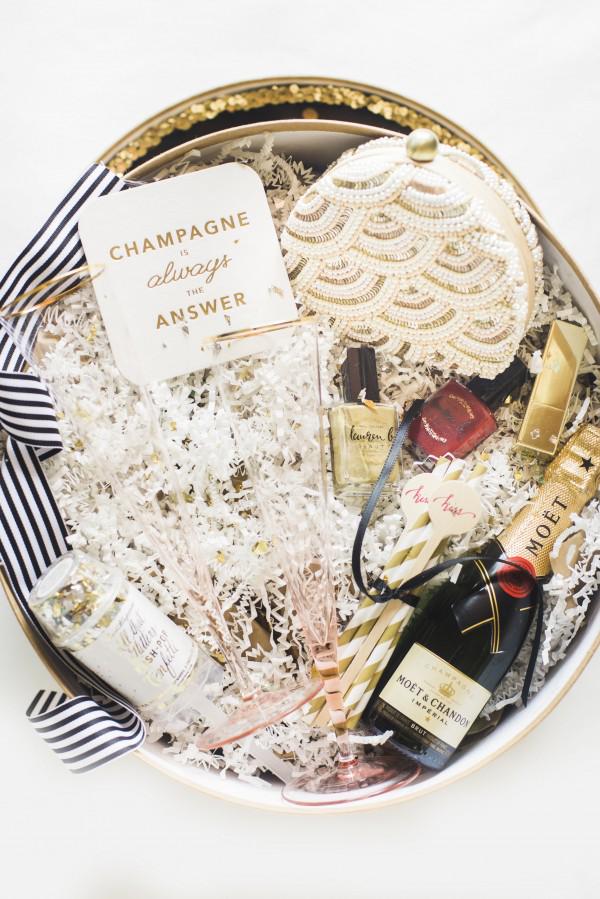 GlitterGuide's tweet photo. WOW the bride-to-be with one of these 3 personalized gift boxes from @BHLDN: http://t.co/RcANdh0Poh #GGWeddingWeek http://t.co/2rJwXtizAY