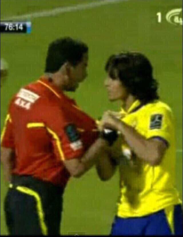 Almoj_alazra8's tweet photo. لقطات تعبر عن مدى انحياز لجنة الحكام ولجنة الانضباط لفريق النصر شغل على المكشوف   #دفع_رباعي
 @d_rubeaish http://t.co/V5JiSZQ60J