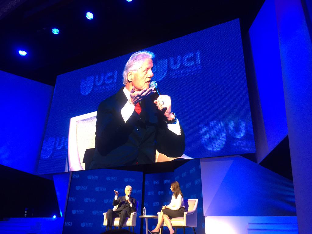 'Bred into the DNA of Hispanics to work together' @billclinton @Univision #Upfronts2015 #ThisWayForward