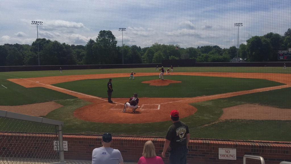 HCTigerSoftball's tweet photo. Beautiful day to watch @HCTigerBaseball http://t.co/nPZhYRBARi