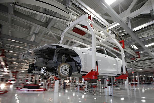 FANUCAmerica's tweet image. Could a robot SAVE your job? | openr.co/4pL via @csmonitor, @jeffburnstein #robotics #mfg