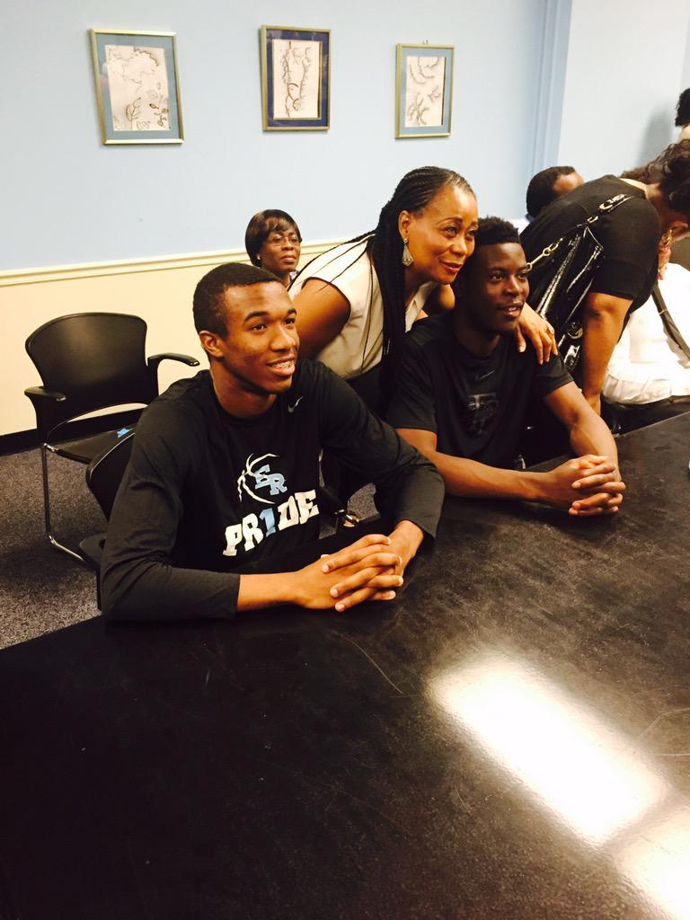 GoatEnterprises's tweet photo. (2015) Oladoyin Fadojutimi #FPU19 & (2015) Ishmail Jabbie #UMBC19 🏀. @_imtheish_ @Doyin__flair http://t.co/kh7qwicz8y