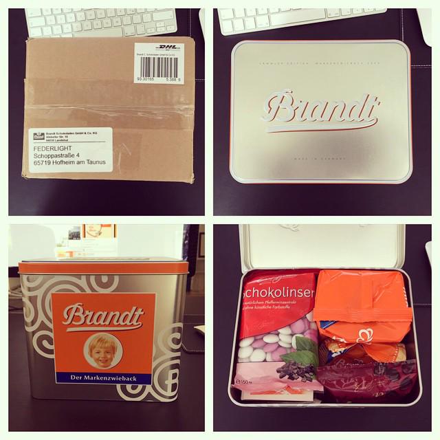 federlightHQ's tweet photo. Special thanks to Brandt Zwieback for this gift 😵😍🎁🎉🎊 #brandt #zwieback #brandtzwieback #agency #frankfurt #hofheim http://t.co/ZkJK9w3XJr