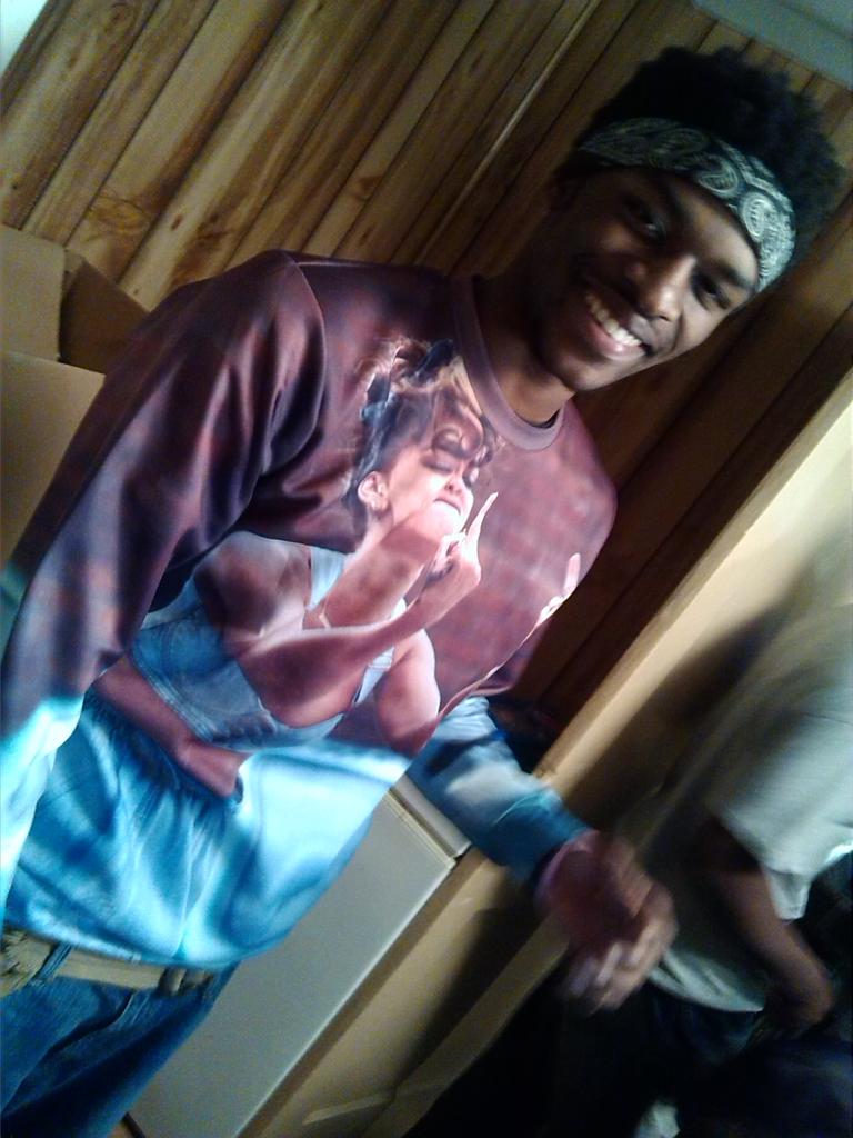 KimoeJuuci's tweet image. Screaming Happy 20th Birthday Too A Cousin That's More Like A Brother ! I Love You Tray #TurnUp @TrayMorrison 😘👊🎊