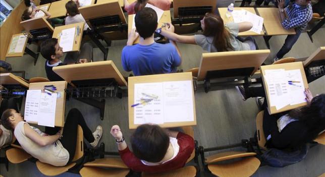 A3Noticias's tweet photo. Cinco claves para triunfar en la Selectividad http://t.co/wahP37g7W8 http://t.co/fqlHKYLZqn