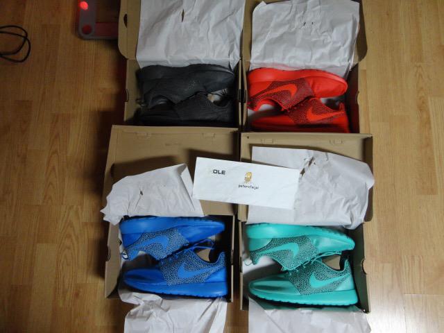 NikeGeazz's tweet photo. Retweet for a chance to win 1 of 5 pairs of Nike Roshes. Winners must be following so I can DM if you win! http://t.co/WJy9I7YZHW