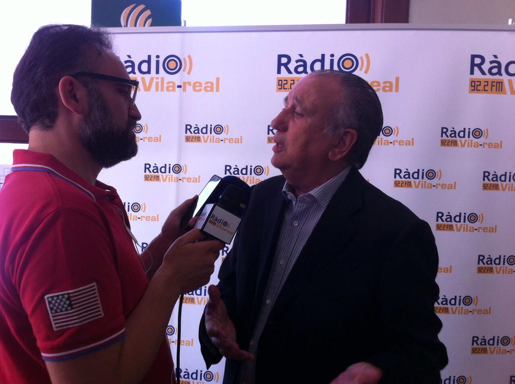 VillarrealCF's tweet photo. Fernando Roig, de visita por Sant Pasqual, repasó la actualidad en las 'bodeguillas' de los medios de comunicación. http://t.co/NdQ7zk6HIq