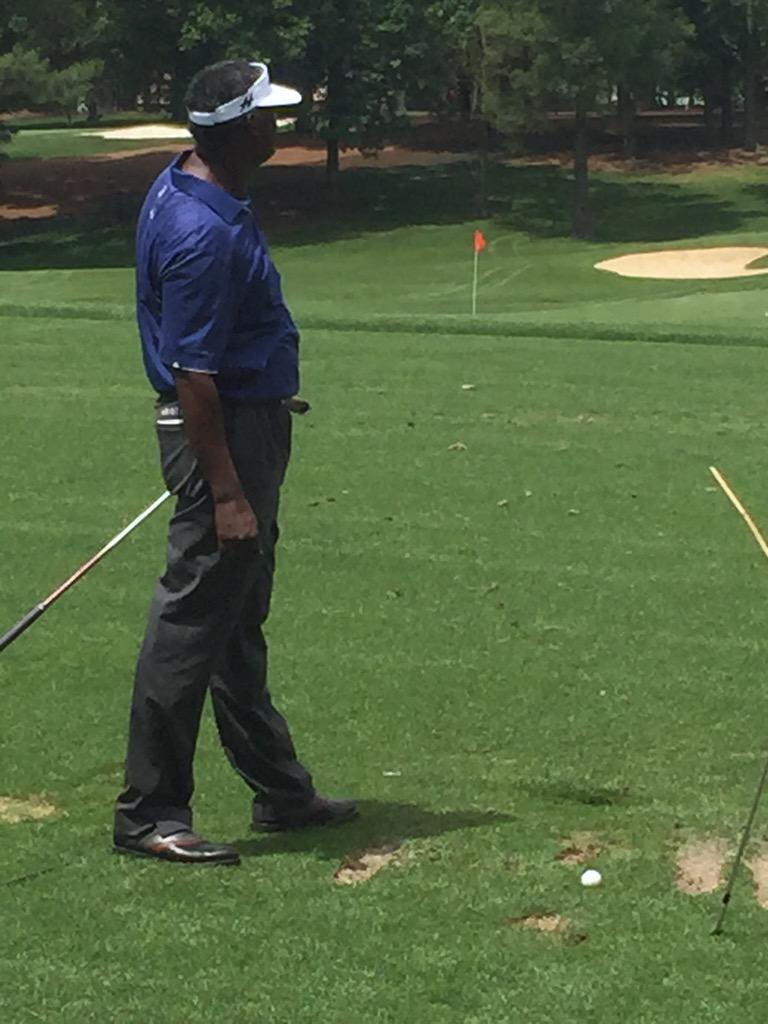 CLT_GolfGuy's tweet image. Vijay Singh STILL pounding range balls more than kids half his age #PutsInWork