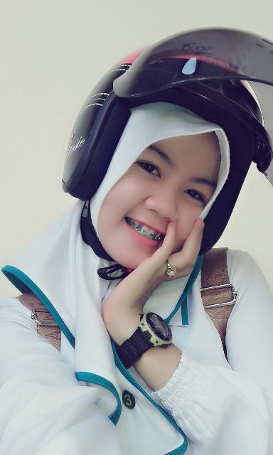 Im_Revhi's tweet photo. Selfie2 wff dede caca cantik @ puskes jm.kcil😀😘 http://t.co/5vw2IZ20F2
