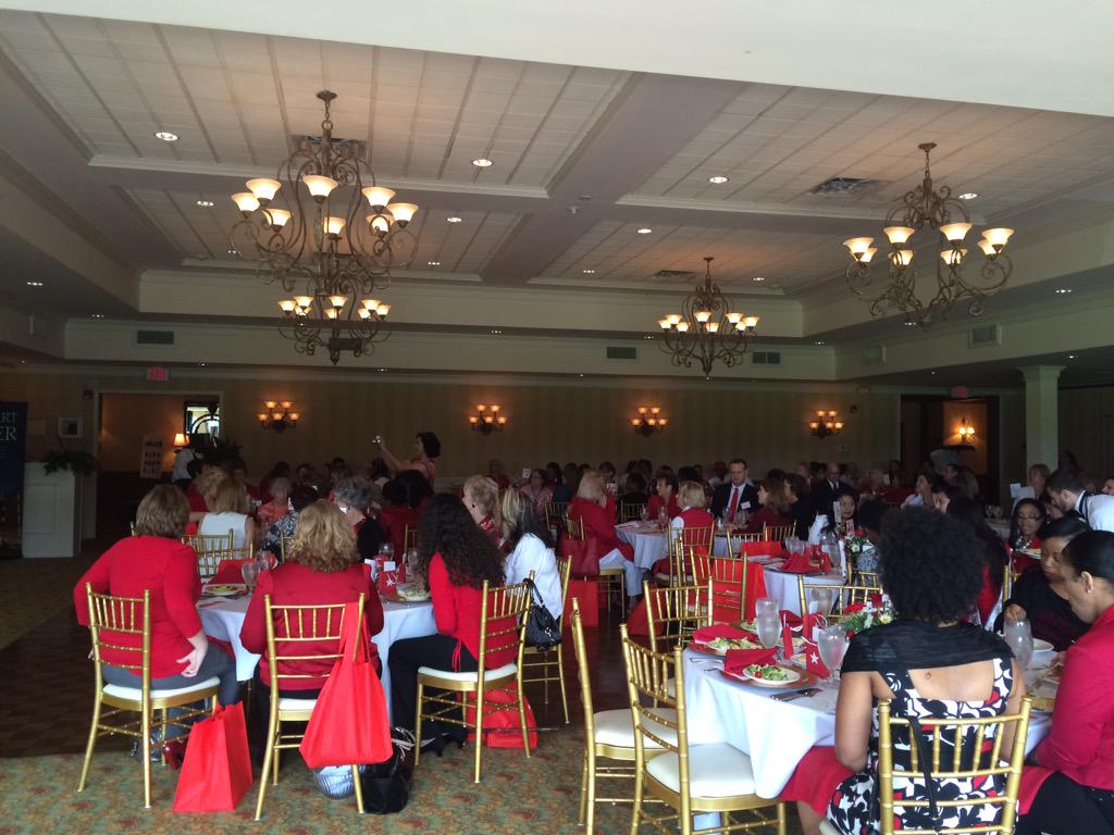 missjennyfulton's tweet photo. Honored to be Keynote Speaker today! #GoRedFayetteville #GoRedForWomen #GoRedForMom @RockyHarrigan http://t.co/sQBe7qaYLO
