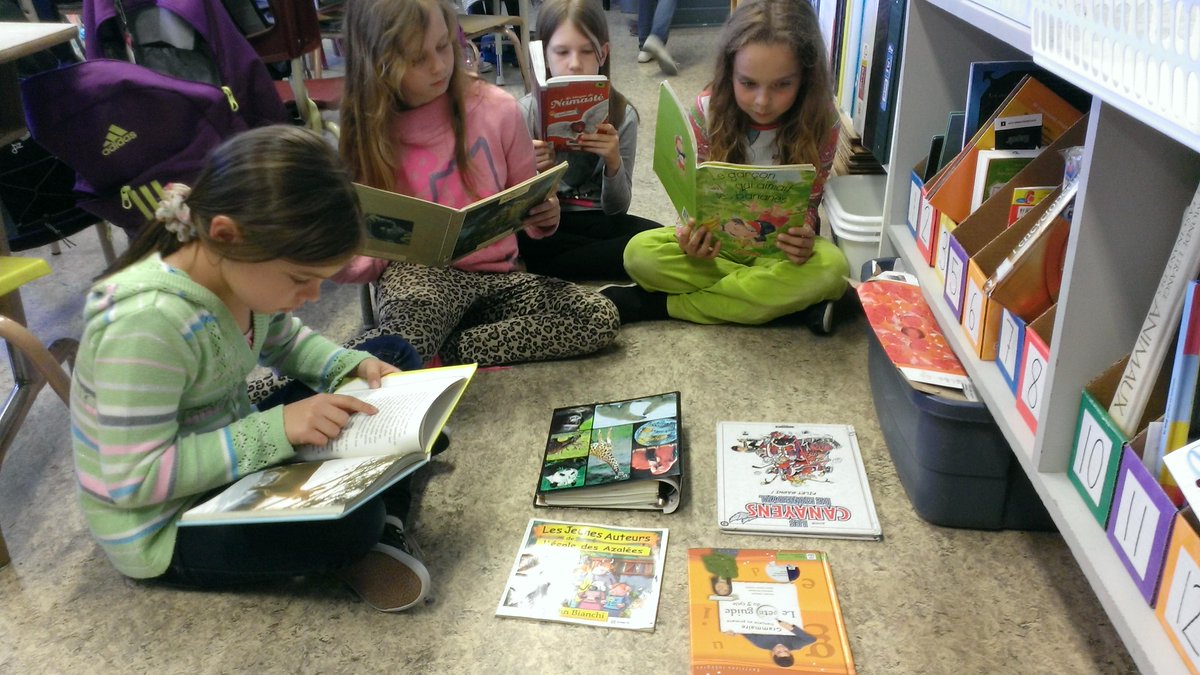ClasseMmeJudith's tweet photo. #mathpourvrai #fraction La moitié des livres est empruntée par les filles lors de la lecture à soi! http://t.co/jzdUn1wGNu