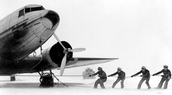 Anchoring Down a Plane During a Sudden Storm at La Guardia Airport, 1941 (NYT) 
| #NewYorkCity #NY