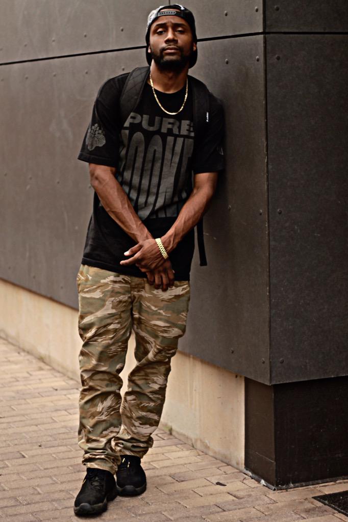 TyRon_OsarusRex's tweet photo. #BlackGallery X #Mookee 📷 @retrox85 http://t.co/4ZXqLZSdnO
