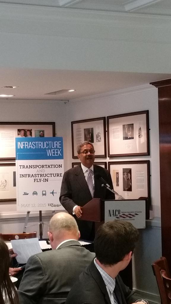 CWHoltonDist8's tweet photo. Comm Brooks, LUCC Chair at Nat'l Press Club advocating for reauthorization highway trust fund #fixthecracks http://t.co/piaTwjLs6G