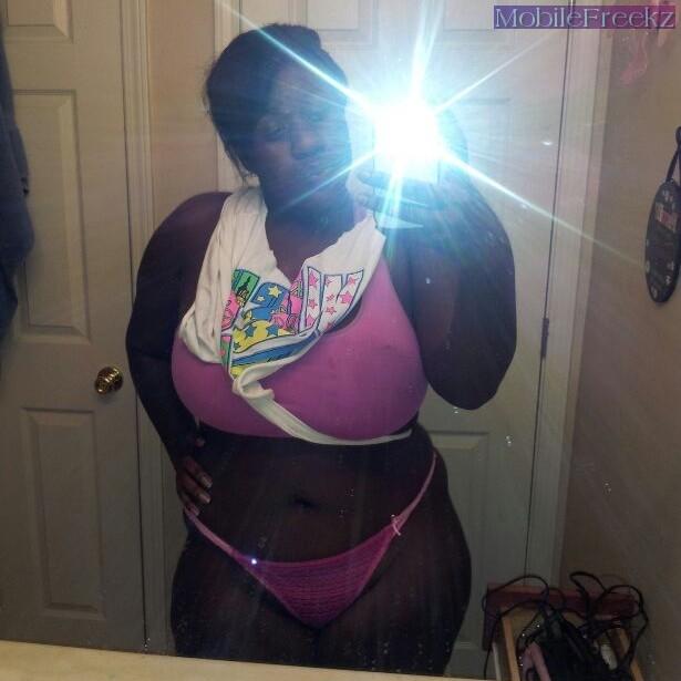 cellphonefreek's tweet photo. add her too! http://t.co/dCUIHR8qWU @Dicktoobombbb @alwayshard_ @freakytaetae @Dick_pleaser69 @bamanympho @Fuks4fun http://t.co/5yxDMuj8lE