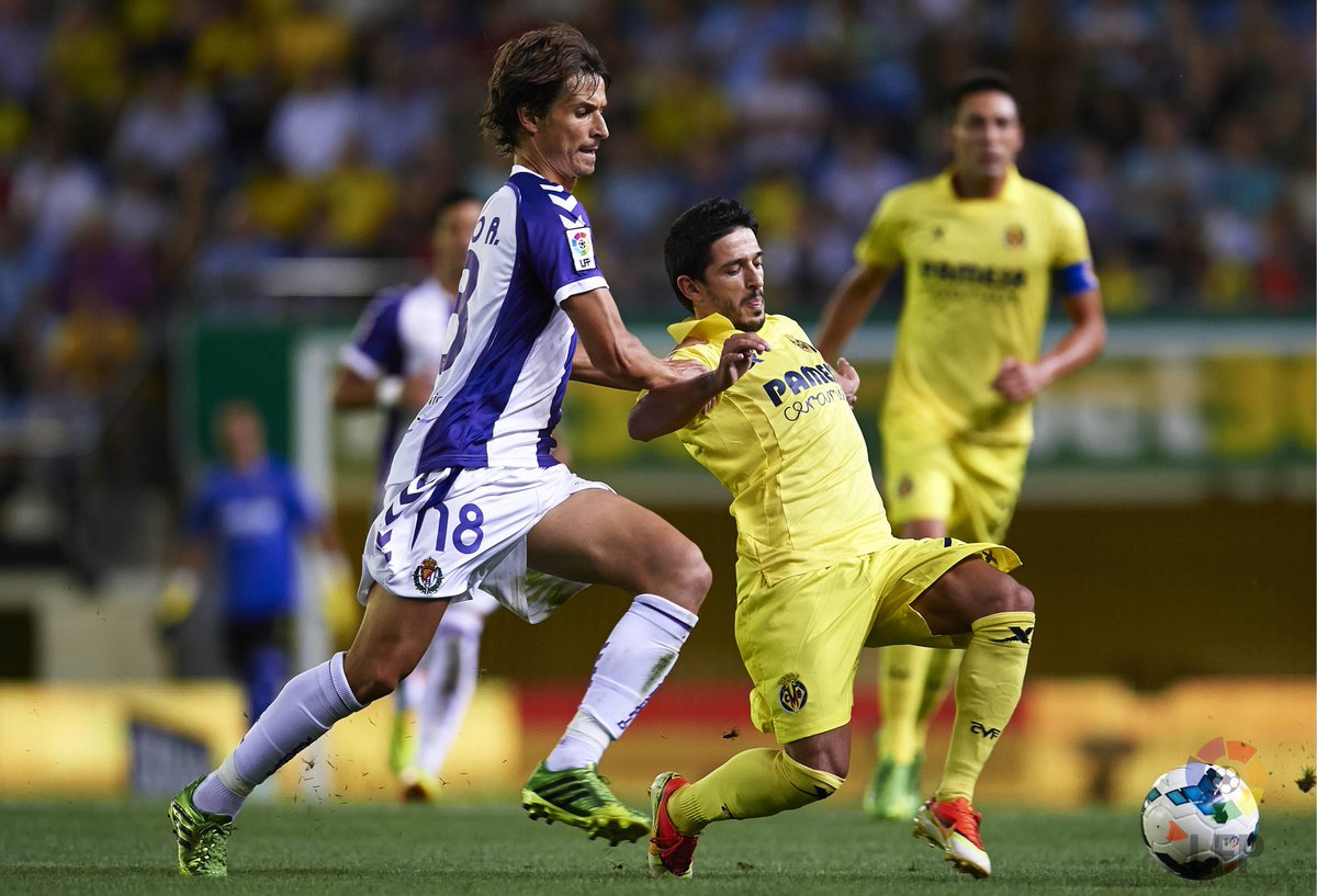 VillarrealCF's tweet photo. Queremos felicitar un jugador muy querido por el Submarino, ahora cedido en Valladolid, ¡Feliz cumpleaños @PereiraJ9! http://t.co/vsCYeFzOL2
