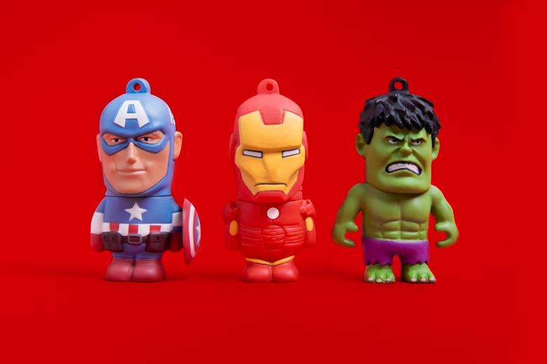 HYPEBEAST's tweet image. Tribe (@maiworldcom) reimagines #StarWars and #Avengers characters as USB flash drives.
hypb.st/FICEk