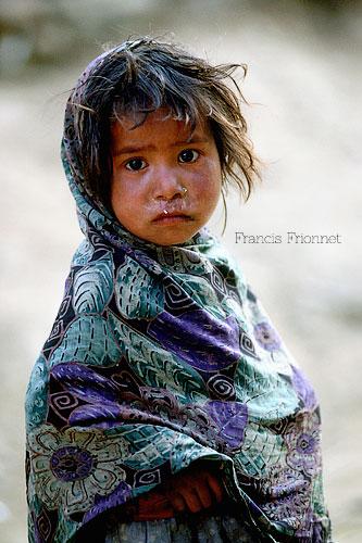 …onze foto verzameling van Nepal verkopen. Foto 1 (50x70 voor 220 euro) voor de #aardbevingNepal 

Wie? 2/2