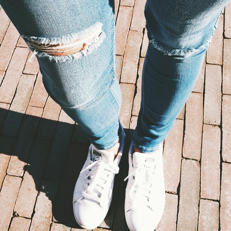 My favourite jeans online again :-) #shoponline #destroyed #jeans