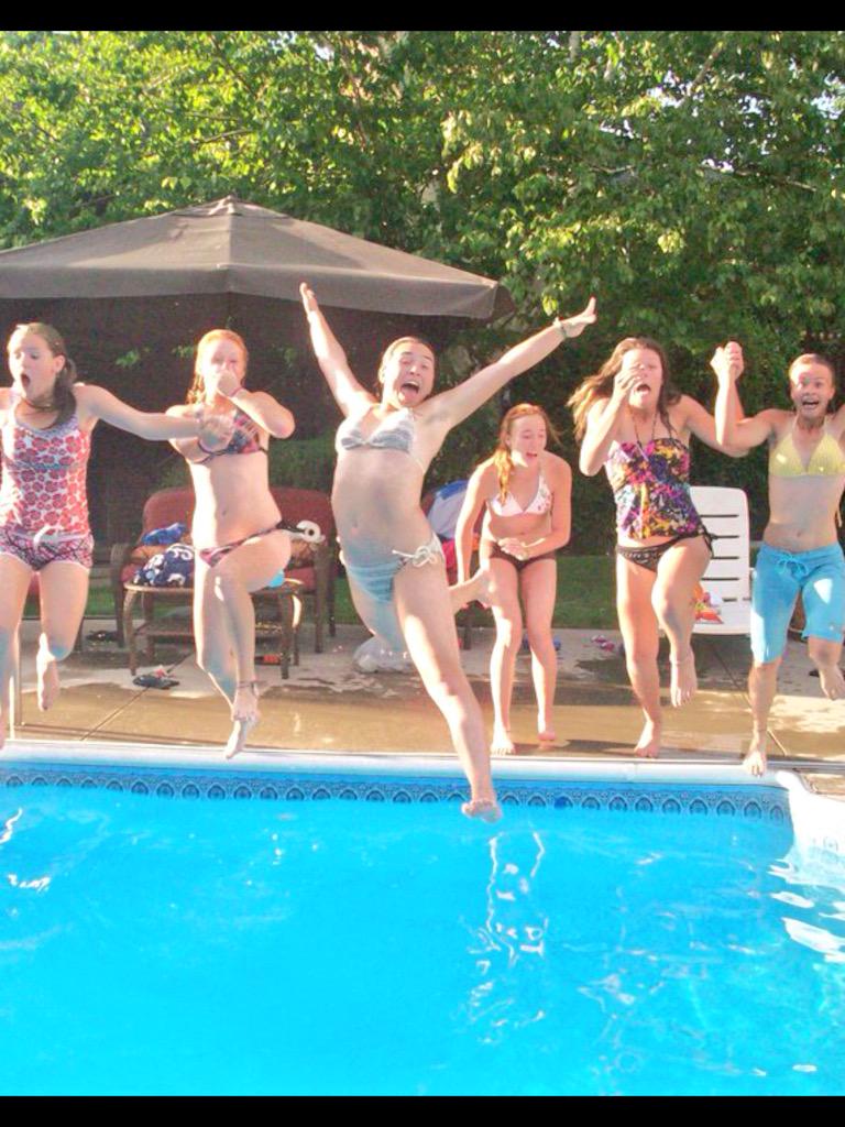 Way throwback, but this still explains very well  happy birthday Alex! Love you girl! 
