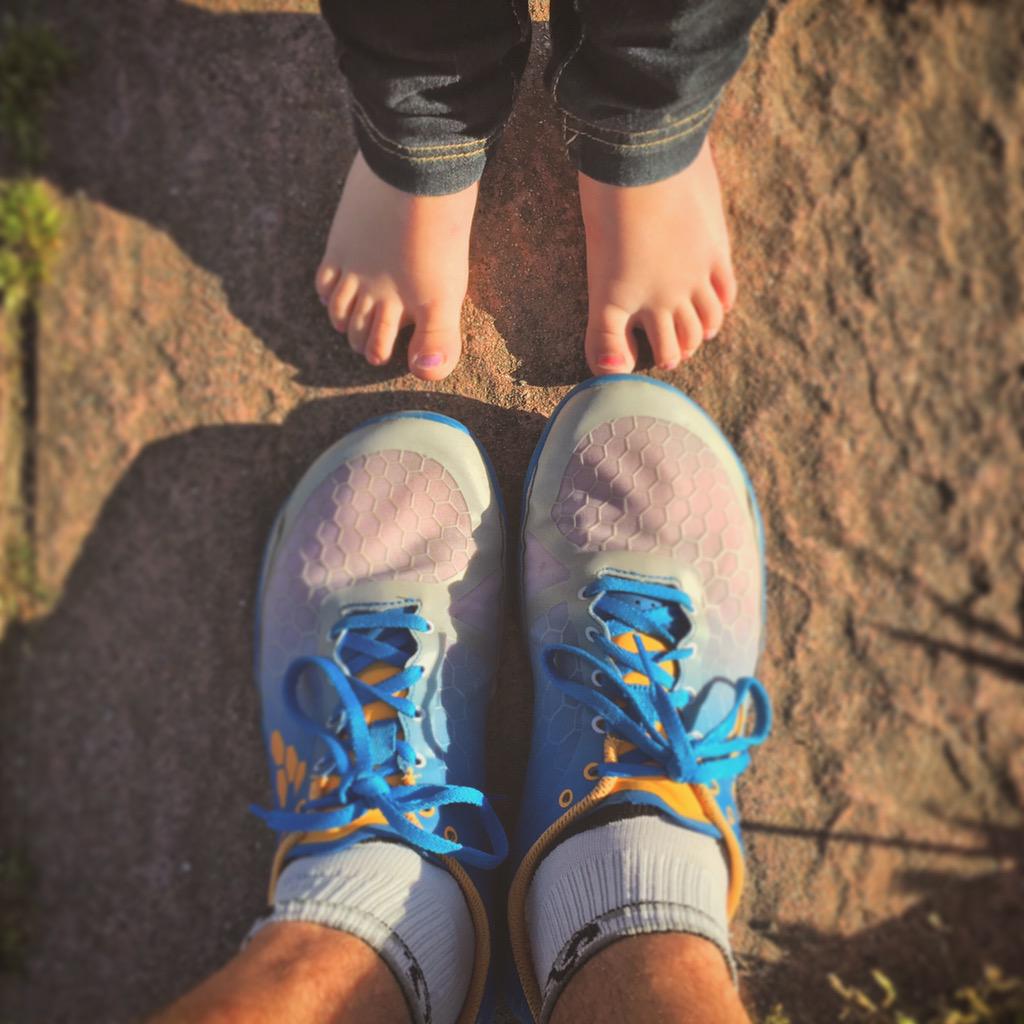 Amazing sunny run and then be greeted by my cool down water girl <a href="/VIVOBAREFOOT/">VIVOBAREFOOT</a> #doorsteprun #runguernsey #familyfun