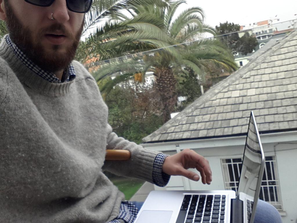 elpatadepollo's tweet image. #comprasentado