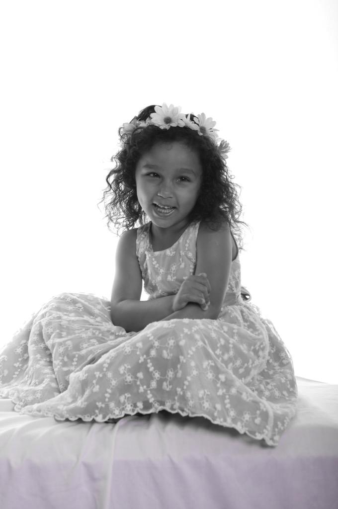 rubyfotg's tweet photo. My fave from today's shoot 💖🌸🌺 http://t.co/324OUve7zF