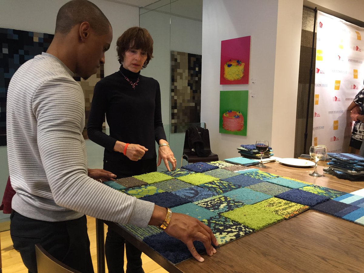 florsquares's tweet image. #FLORDesignChallenge2015 hits #FLORChicago tonight! + get your #CleanDesignBook signed by @RobinWilsonHome!