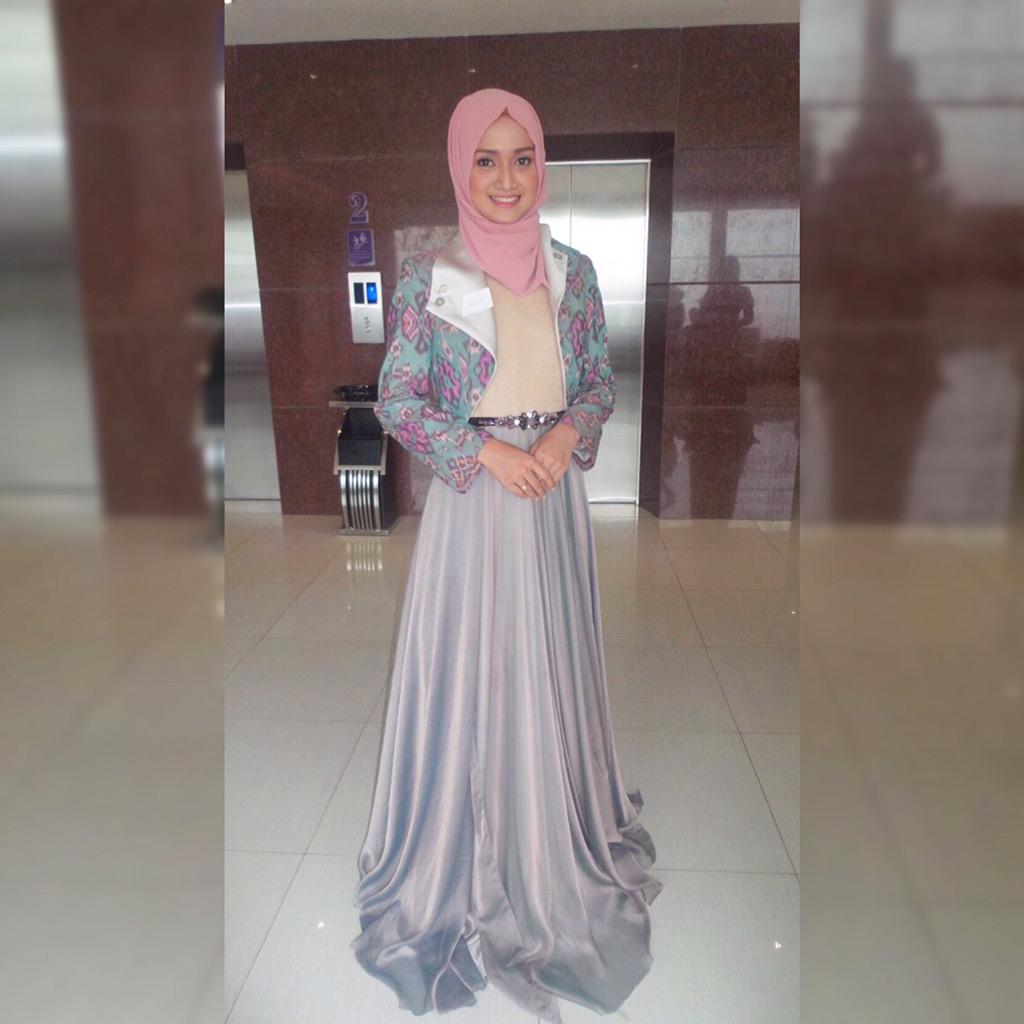 aflanadya's tweet photo. Please tweet this photo and give hashtag #PuteriMuslimahAFLA thankyouu😘 http://t.co/u8RysBtNKd